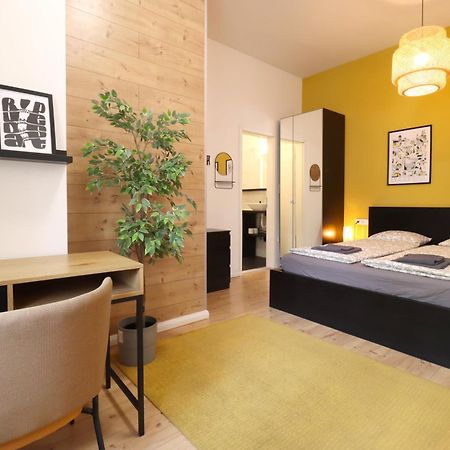 A13 Downtown Apartments With Parking Budapest Ngoại thất bức ảnh