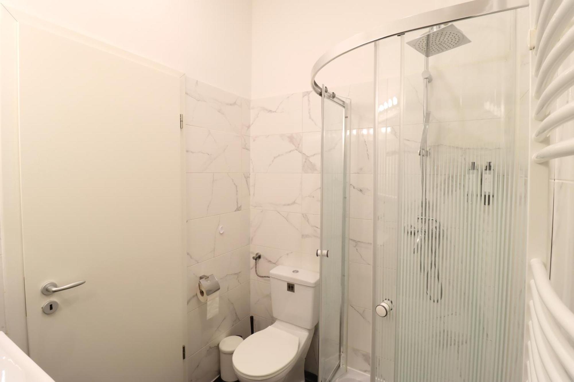 A13 Downtown Apartments With Parking Budapest Ngoại thất bức ảnh